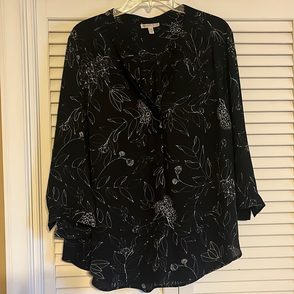 Lila Rose 1x top